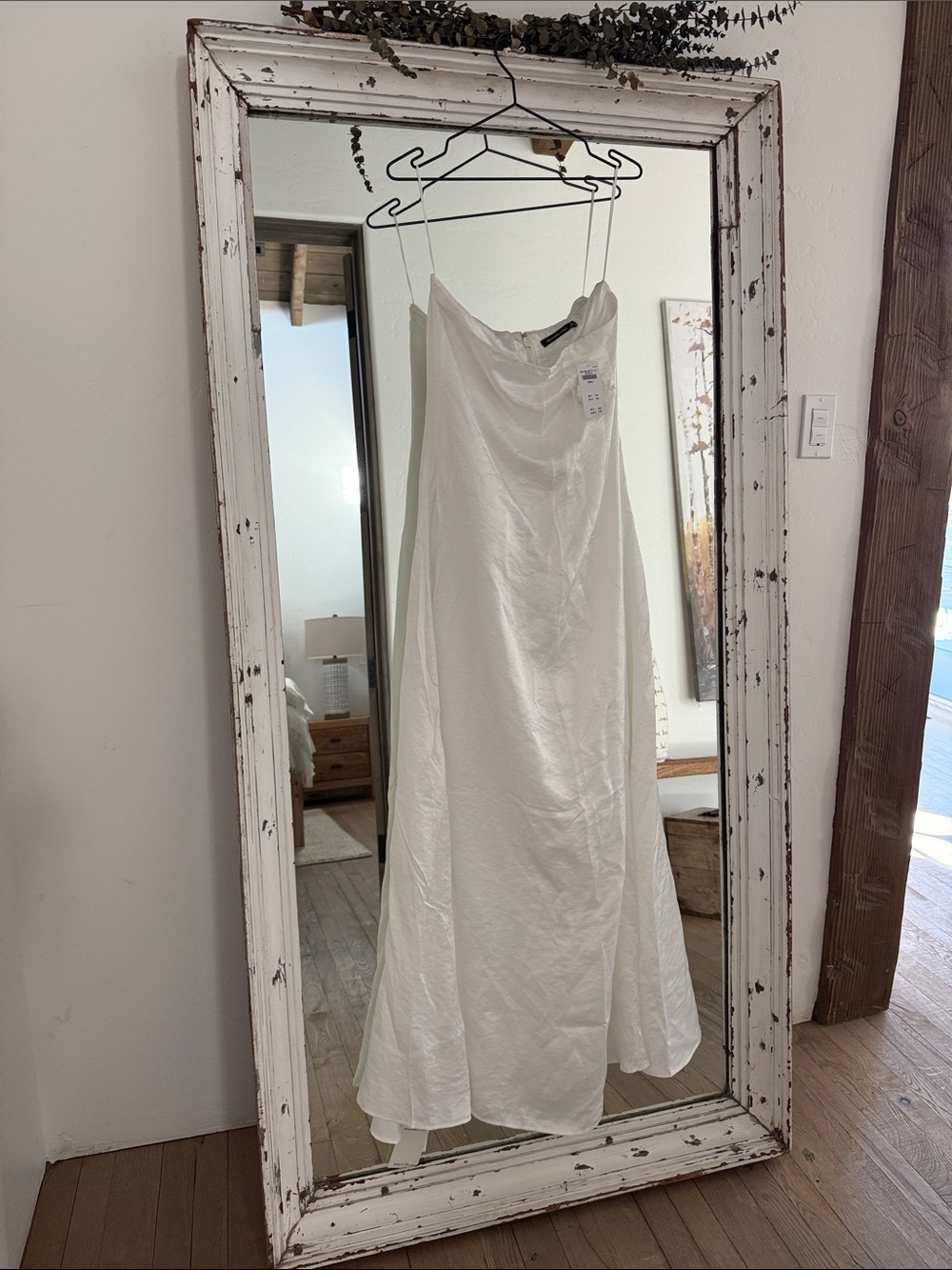 Abercrombie & Fitch Elegant White Satin Dress with detachable straps